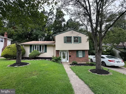 637 Charette Rd, Philadelphia, PA 19115
