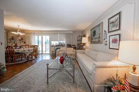 1901 John F Kennedy Blvd #2420, Philadelphia, PA 19103