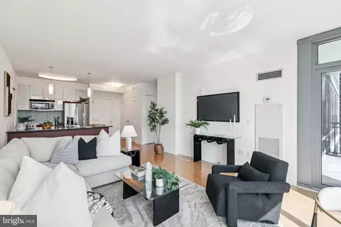 2101 Market St #1205, Philadelphia, PA 19103