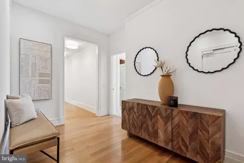 130 S 18th St #3103, Philadelphia, PA 19103