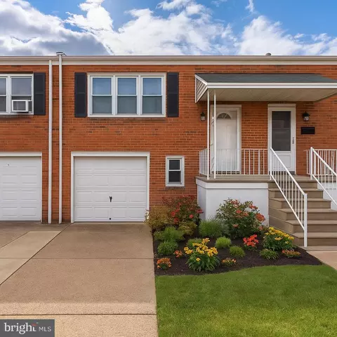 7352 Meadowlark Pl, Philadelphia, PA 19153
