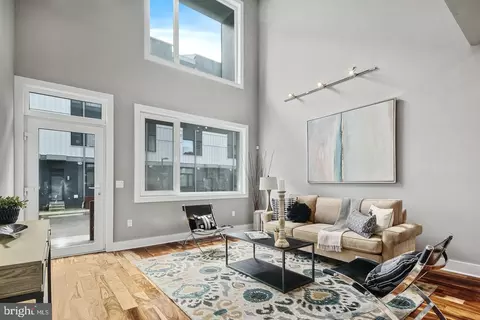 1124 N American St #1, Philadelphia, PA 19123