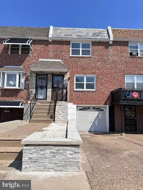 2425 S Rosella St, Philadelphia, PA 19153