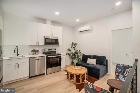 4429 Greene St, Philadelphia, PA 19144