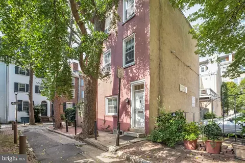 1105 Latimer St, Philadelphia, PA 19107