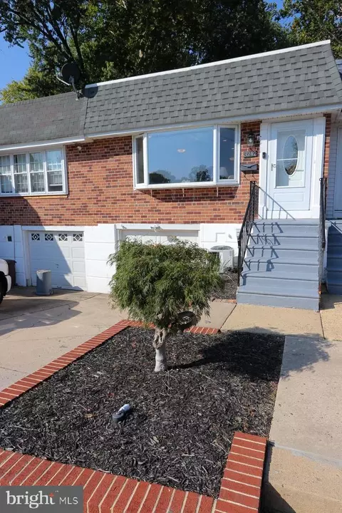 3242 Rhett Rd, Philadelphia, PA 19154