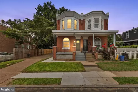 137 W Gale St, Philadelphia, PA 19120