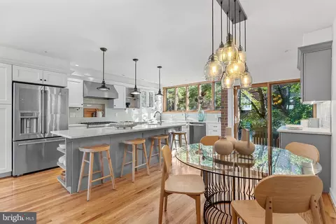 2033 Naudain St, Philadelphia, PA 19146