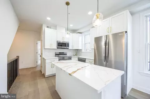 652 N 38th St, Philadelphia, PA 19104