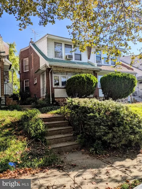 817 Passmore St, Philadelphia, PA 19111