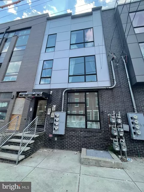 924 N 15th St, Philadelphia, PA 19130