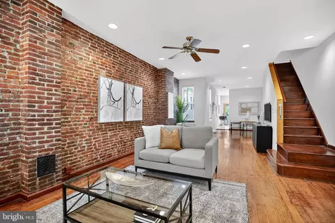 2424 Lombard St, Philadelphia, PA 19146