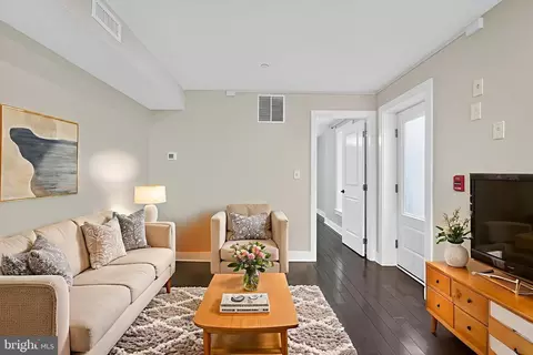 1522 24 Race St #3, Philadelphia, PA 19102