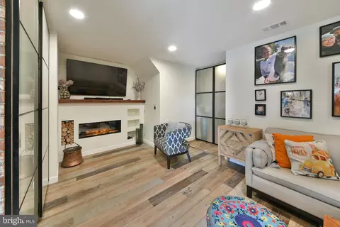 2864 E Bristol St, Philadelphia, PA 19137