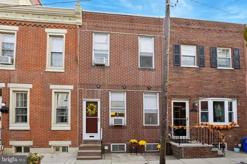 116 Emily St, Philadelphia, PA 19148