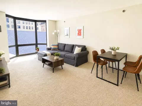 2020 Walnut St #8K, Philadelphia, PA 19103