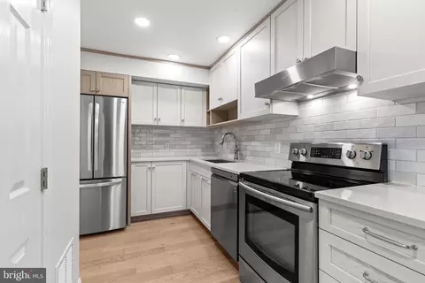 600 Edison Ave #606, Philadelphia, PA 19116