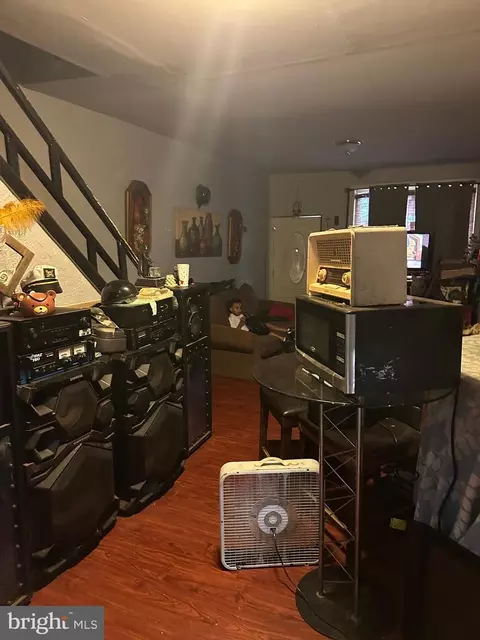 3010 Rosehill St, Philadelphia, PA 19134