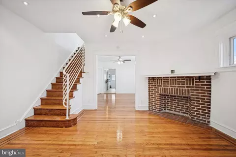 5648 N Warnock St, Philadelphia, PA 19141