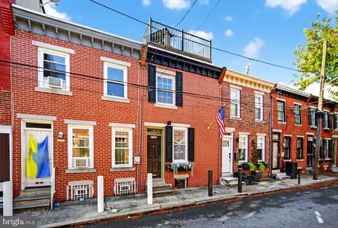 1704 Webster St, Philadelphia, PA 19146