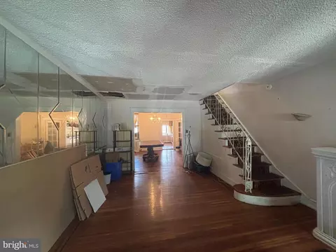 7349 E Walnut Ln, Philadelphia, PA 19138