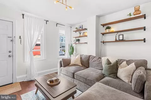 2505 Sepviva St, Philadelphia, PA 19125
