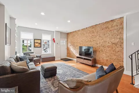 157 W Salaignac St, Philadelphia, PA 19128