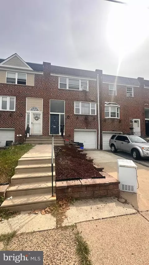 12217 Sweet Briar Rd, Philadelphia, PA 19154