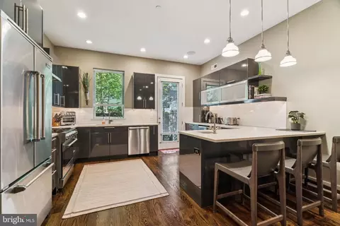 1418 Pemberton St, Philadelphia, PA 19146
