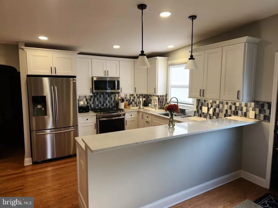  536 Wartman St, Philadelphia, PA 19128 photo 8