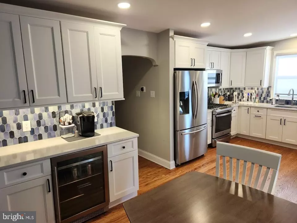  536 Wartman St, Philadelphia, PA 19128 photo 2