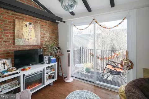 124 Catharine St #B, Philadelphia, PA 19147
