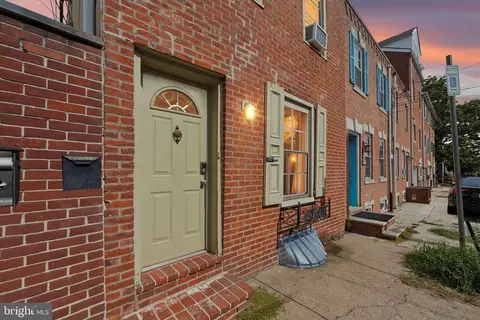 229 Manton St, Philadelphia, PA 19147
