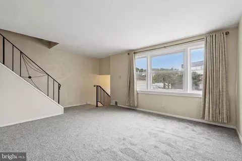 3627 N Hereford Ln, Philadelphia, PA 19114