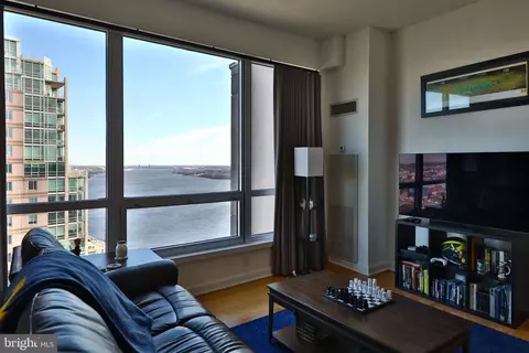 901 N Penn St #P2305, Philadelphia, PA 19123