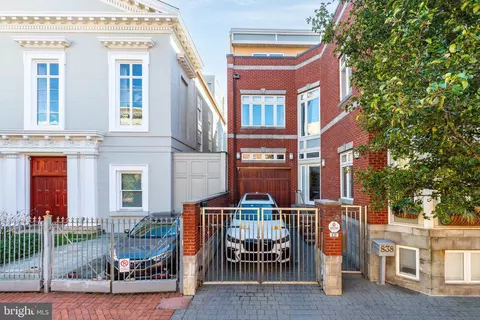838 Lombard St, Philadelphia, PA 19147