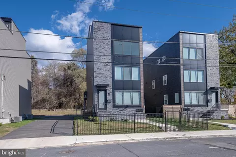 6983 Silverwood St, Philadelphia, PA 19128