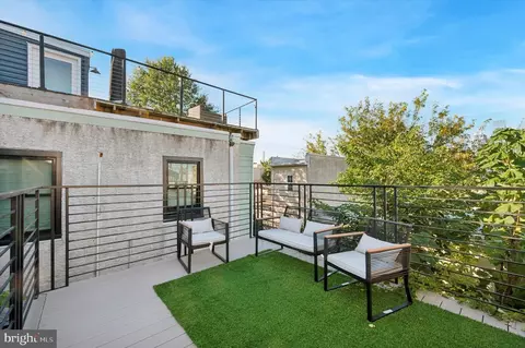 1709 Christian St, Philadelphia, PA 19146