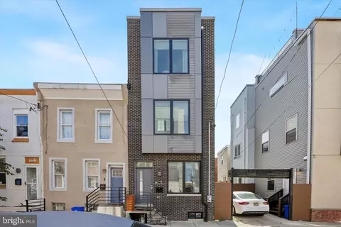 1944 Mountain St, Philadelphia, PA 19145