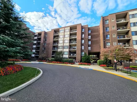 5100 Convent Ln #313, Philadelphia, PA 19114