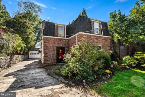3420 W Coulter St, Philadelphia, PA 19129