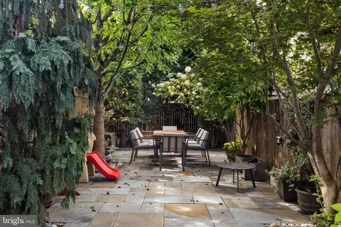 1304 S 15th St, Philadelphia, PA 19146