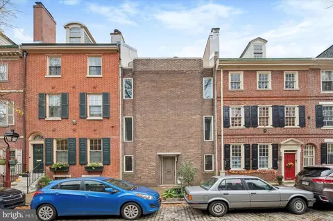 304 Delancey St, Philadelphia, PA 19106