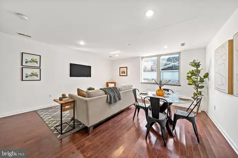 1816 N Front St #B, Philadelphia, PA 19122