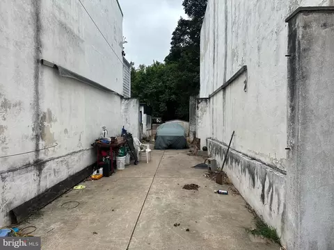 725 E Woodlawn St, Philadelphia, PA 19144