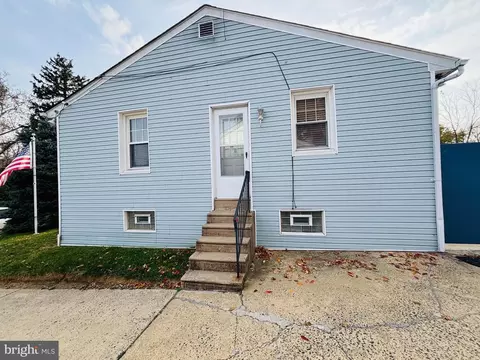 8012 Lawndale Ave, Philadelphia, PA 19111