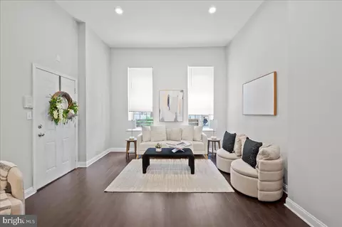 1325 N Franklin St, Philadelphia, PA 19122