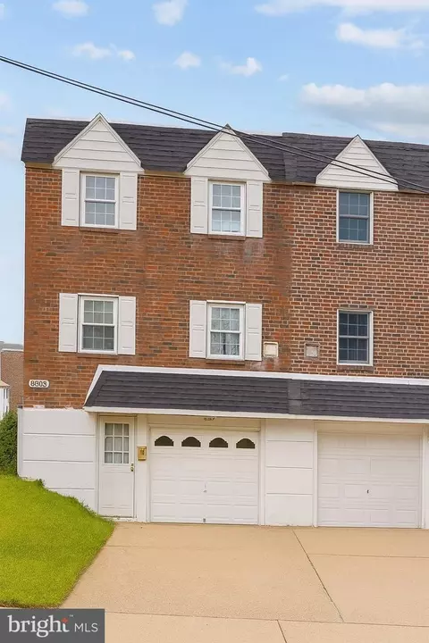 8803 Manchester St, Philadelphia, PA 19152