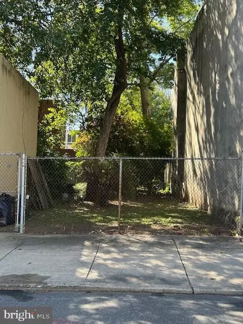 1206 Wallace St, Philadelphia, PA 19123