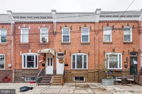 2415 S Opal St, Philadelphia, PA 19145